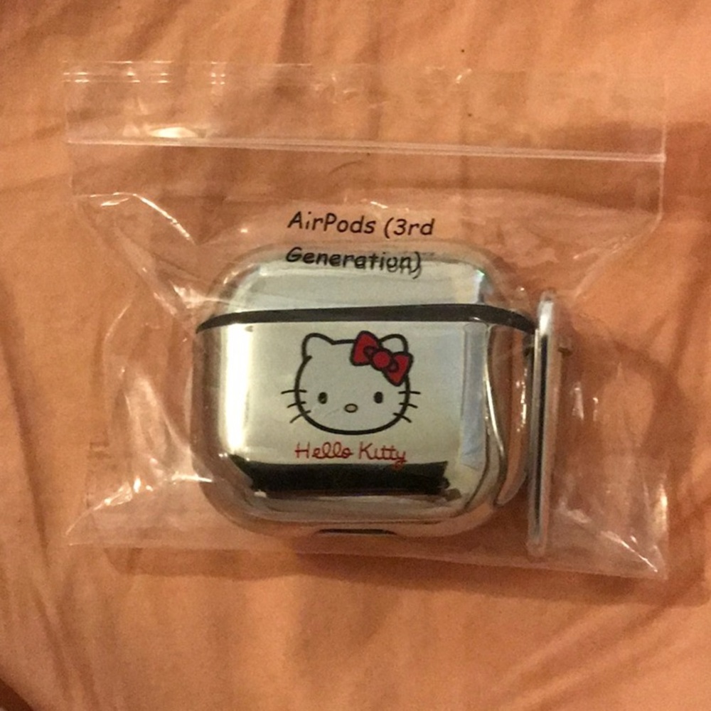 Hello kitty 3rd generation airpod case